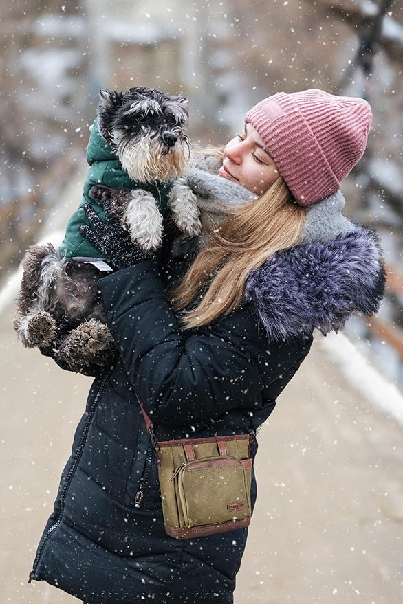 BEAU&FUR Large Dog Treat Pouch with Clicker for Training – 4 Cup Capacity, Built-In Poop Bag Dispenser, Expandable Pocket, Metal Buckle, Large Back Pocket, Ideal Design for Walks and Training – Green