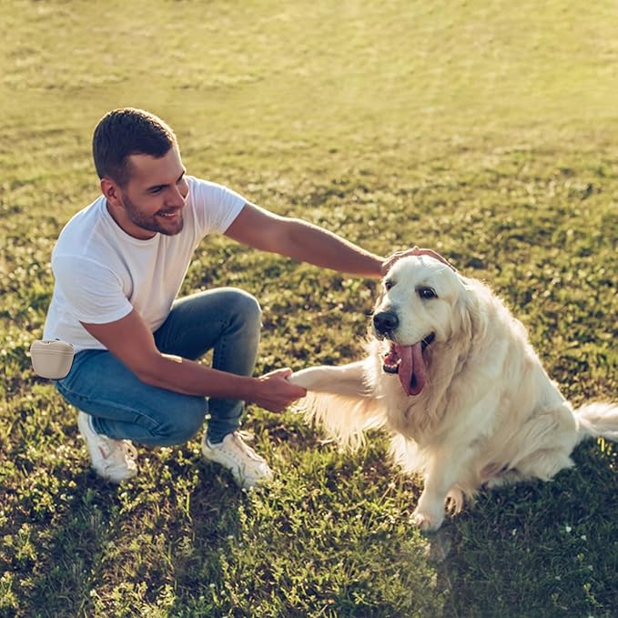 AUDWUD Silicone Dog Treat Pouch,With Training Clicker,Clip on Portable Train Container,Convenient Magnetic Buckle Closing