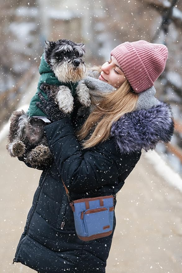 BEAU&FUR Large Dog Treat Pouch with Clicker for Training – 4 Cup Capacity, Built-In Poop Bag Dispenser, Expandable Pocket, Metal Buckle, Large Back Pocket, Ideal Design for Walks and Training – Blue